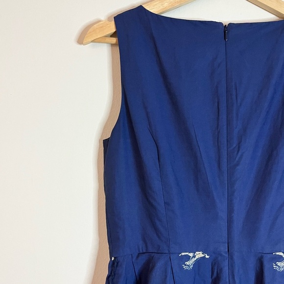 L.L. Bean Signature Blue Sleeveless Fit & Flare Midi Dress w/ Bird Print Size 0 - Picture 8 of 16